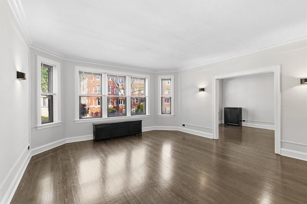 6851 S Paxton Ave #1N - Photo 3 of 14