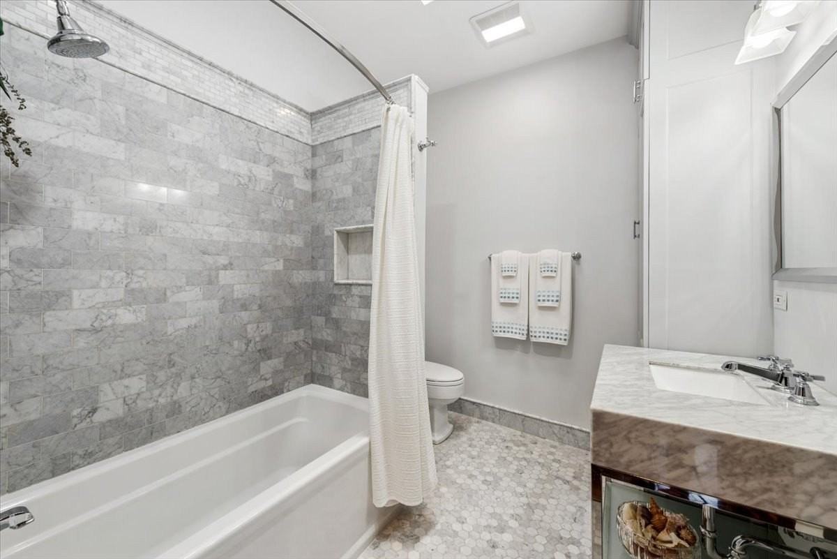 42 E Cedar St #3 - Photo 6 of 18