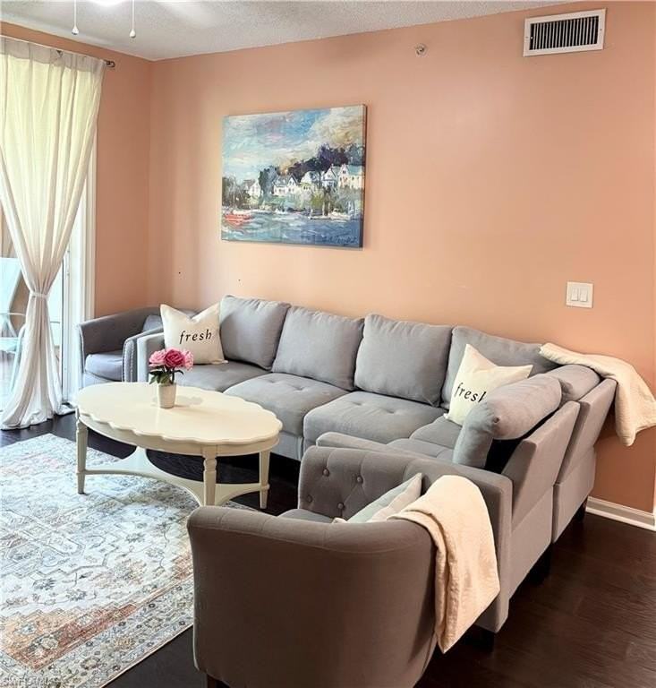 1105 Reserve Ct #206 - Photo 4 of 23