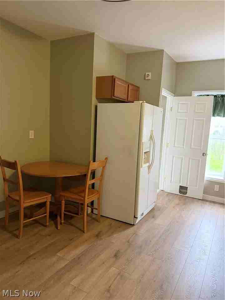 9389 Maple Ave Se - Photo 4 of 12