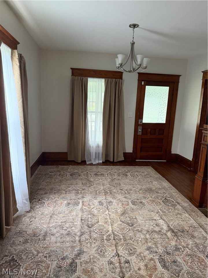 9389 Maple Ave Se - Photo 5 of 12