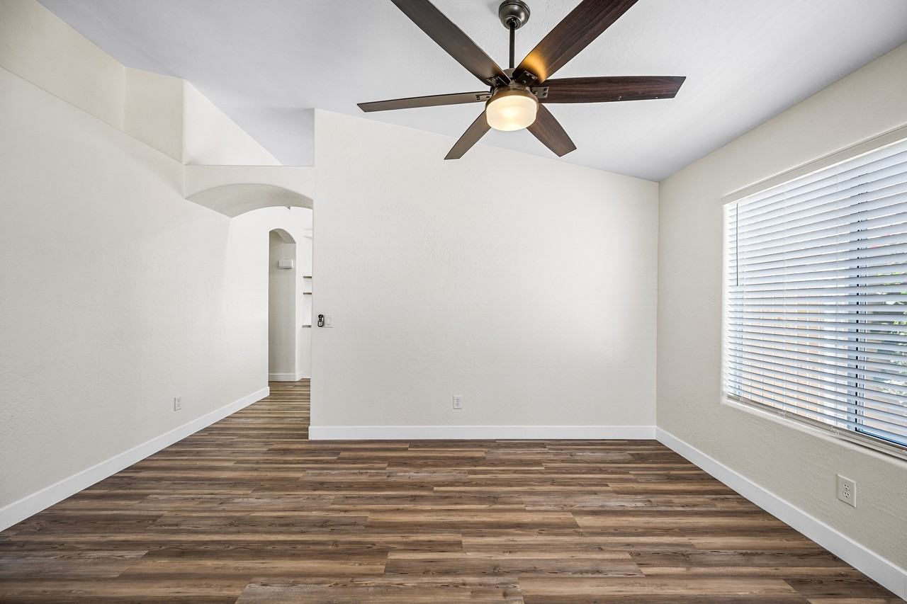 17012 South 27th Place - Photo 4 of 33