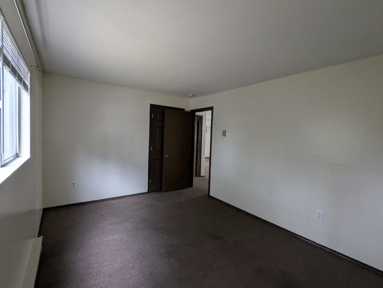 112 Capital Hill Dr - Photo 6 of 13