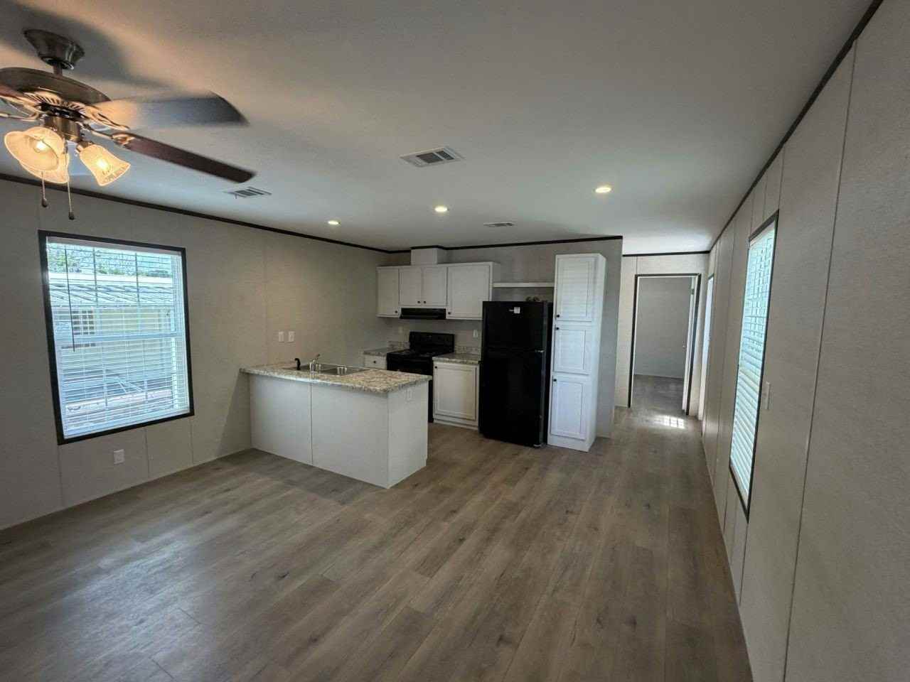131 Lakeside Garden Cir #131 - Photo 3 of 25