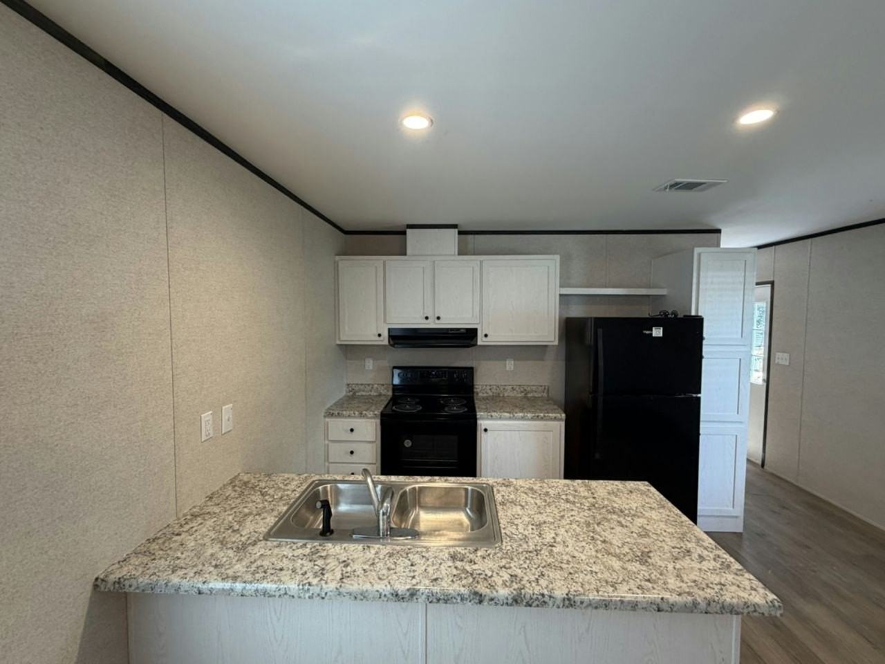 131 Lakeside Garden Cir #131 - Photo 4 of 25