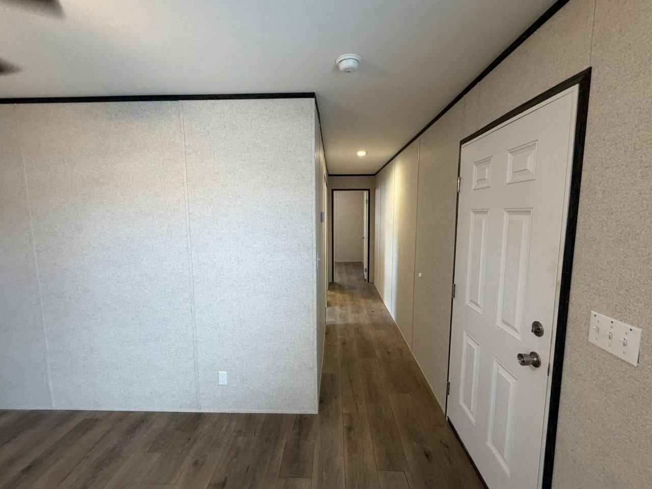 131 Lakeside Garden Cir #131 - Photo 5 of 25