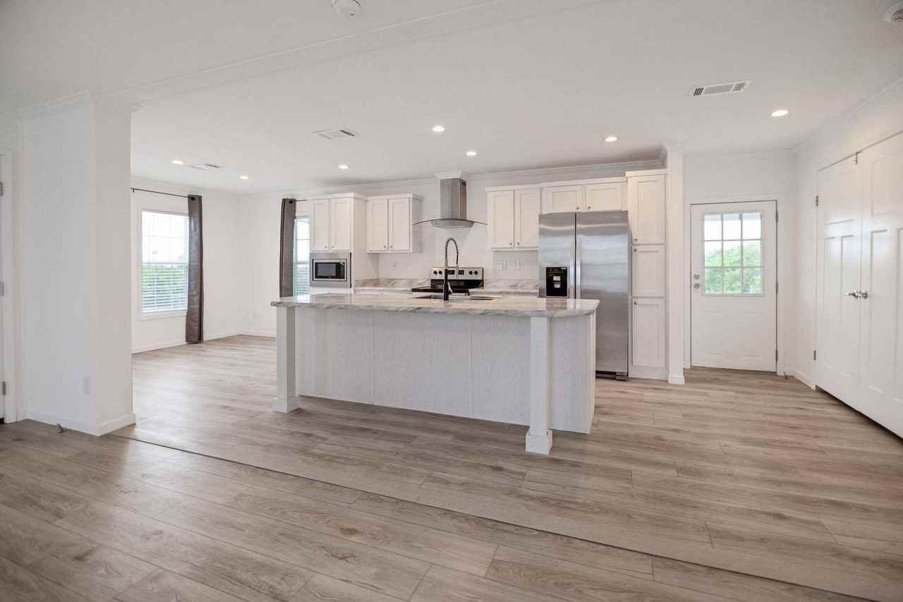 920 S Katie Ave - Photo 2 of 9
