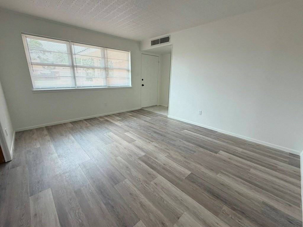 3916 Boulder Ave - Photo 3 of 23