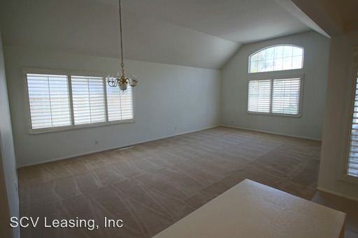 27075 Littlefield Dr - Photo 2 of 9