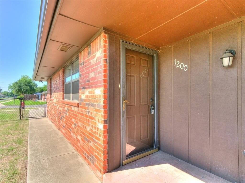 1200 N Crawford Ave - Photo 2 of 22