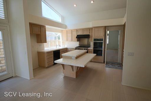 27075 Littlefield Dr - Photo 3 of 9