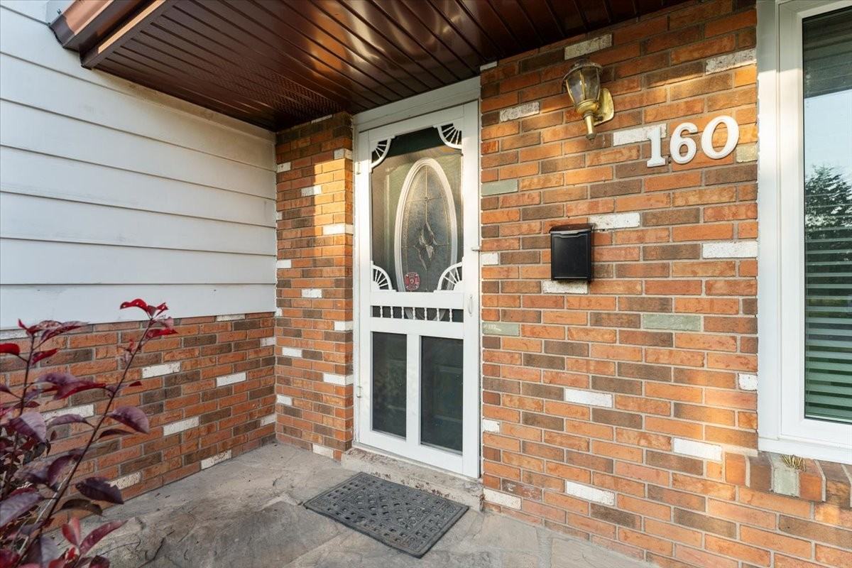 160 Westwood Crescent #1 - Photo 5 of 28