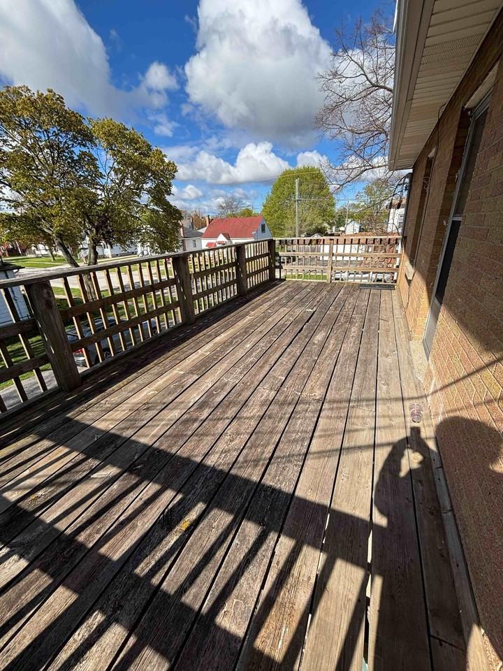 381 Nelson St Uppr #3UPPER - Photo 2 of 11