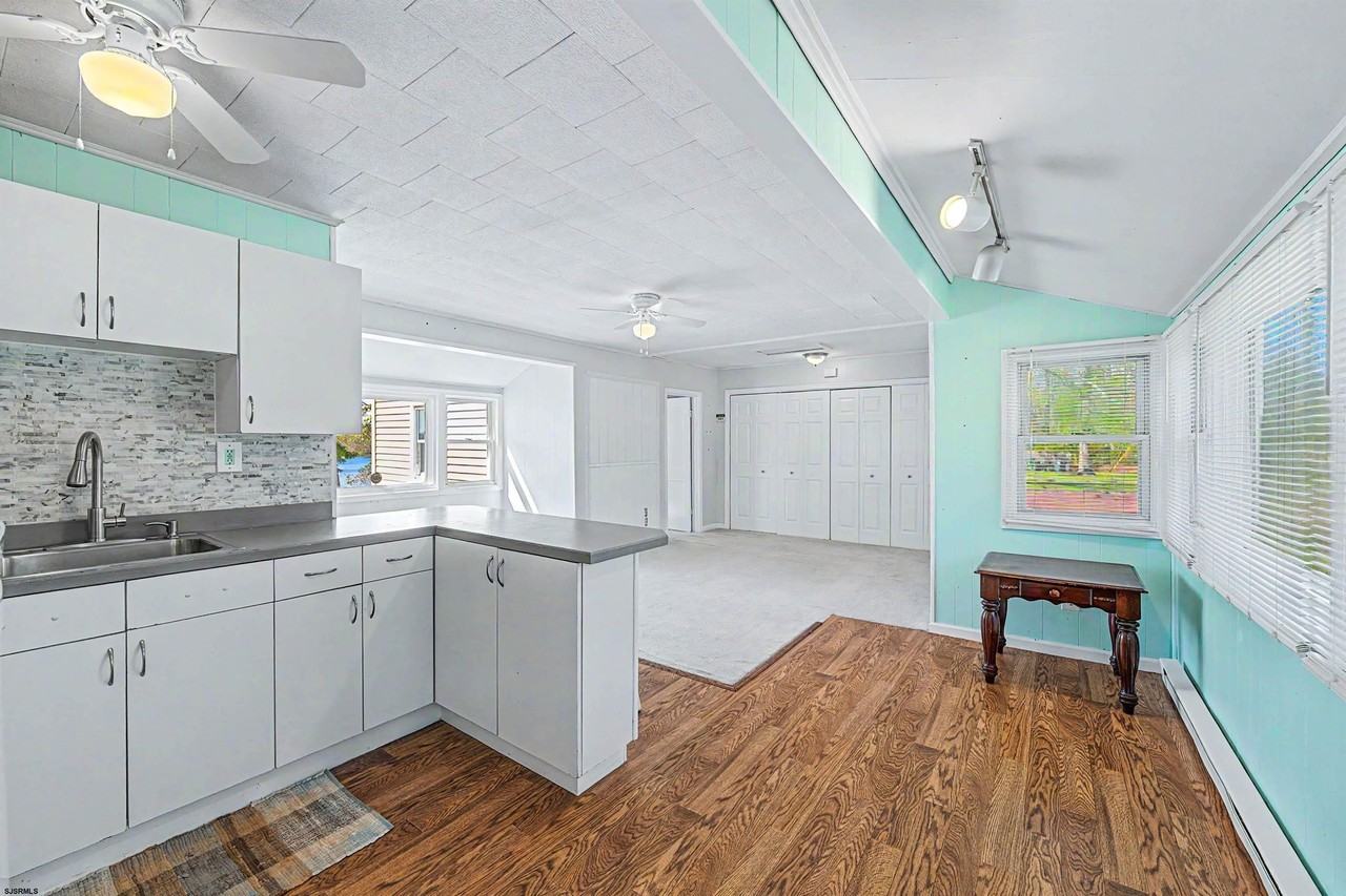 90 Crescent Blvd - Photo 5 of 29
