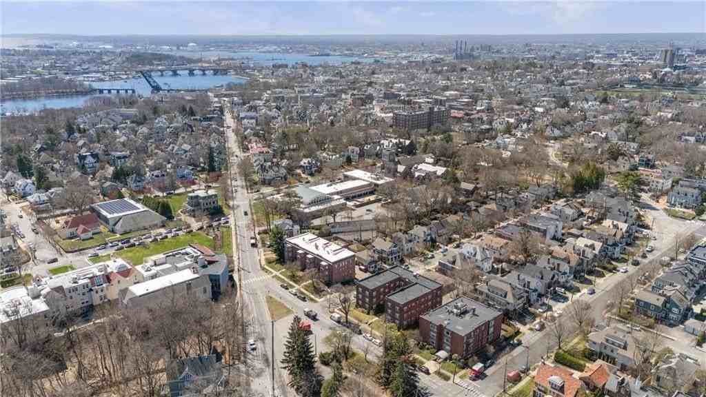 8 Blackstone Blvd - Photo 2 of 15