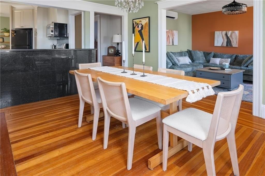 8 Blackstone Blvd - Photo 4 of 15