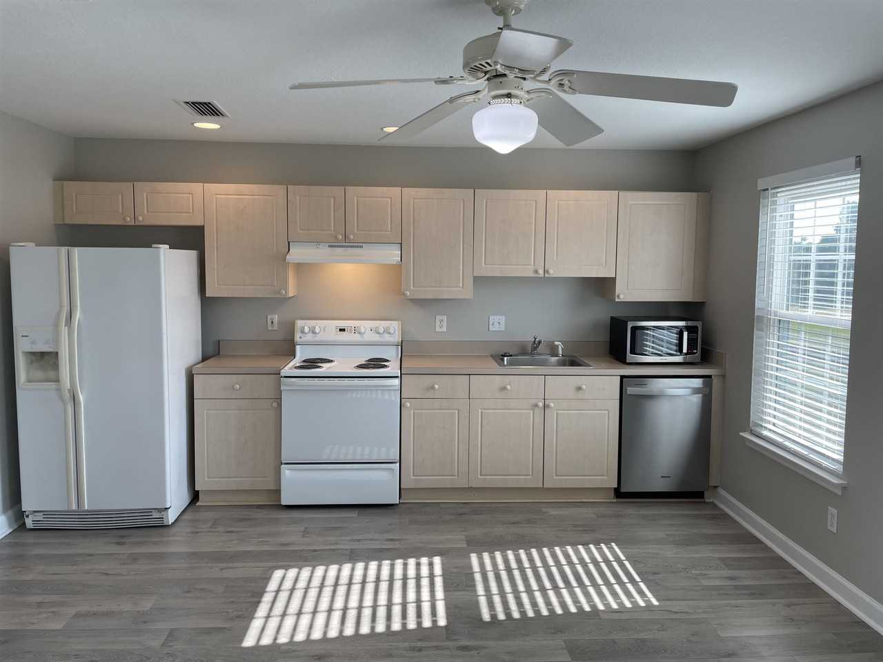 3980-1 Grove Park Dr - Photo 6 of 18