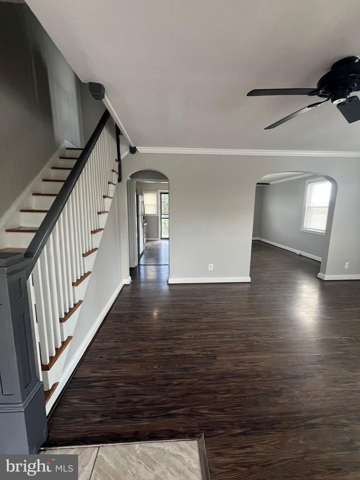 2237 W Saratoga St - Photo 4 of 19