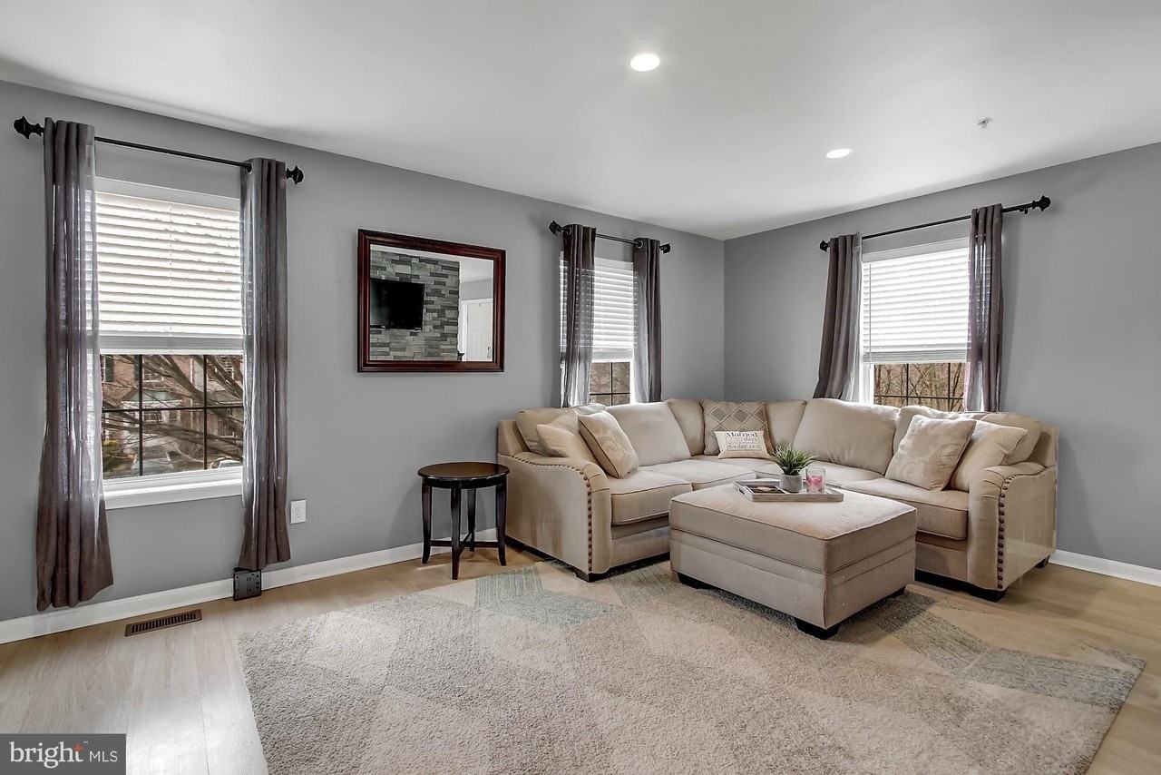 8700 Jarwood Rd - Photo 3 of 22
