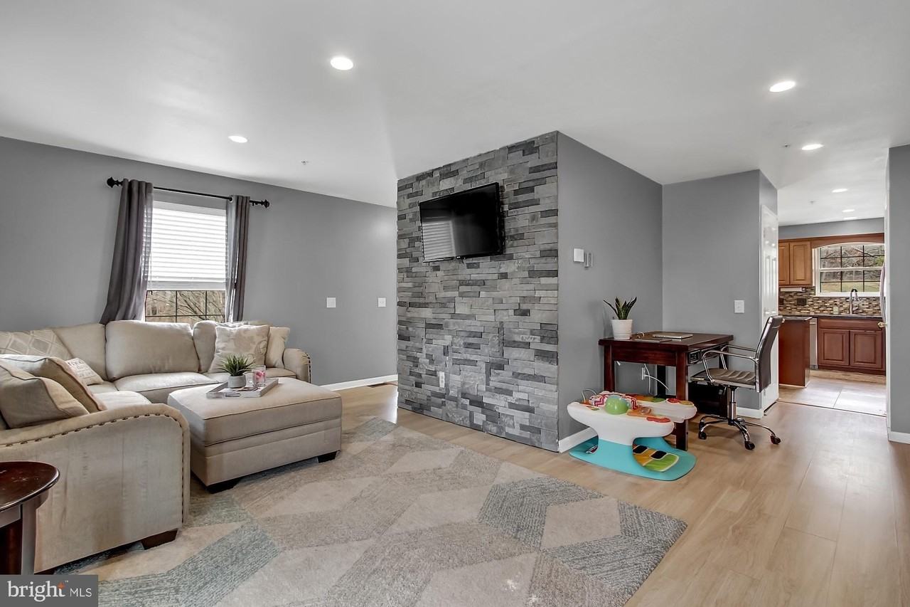 8700 Jarwood Rd - Photo 4 of 22