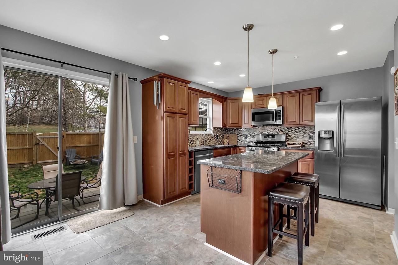 8700 Jarwood Rd - Photo 6 of 22
