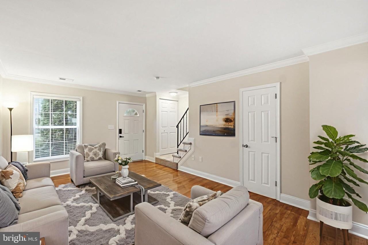 524 Lancaster Pl #524 - Photo 3 of 25