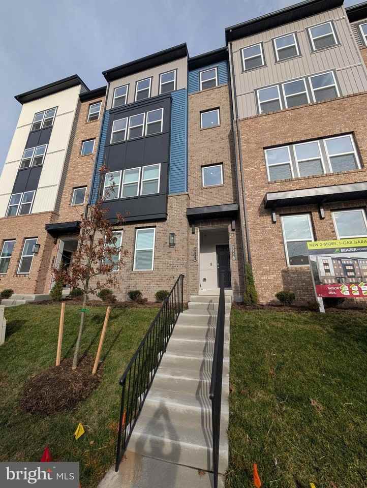 9926 Sir Barton Way #A - Photo 2 of 22