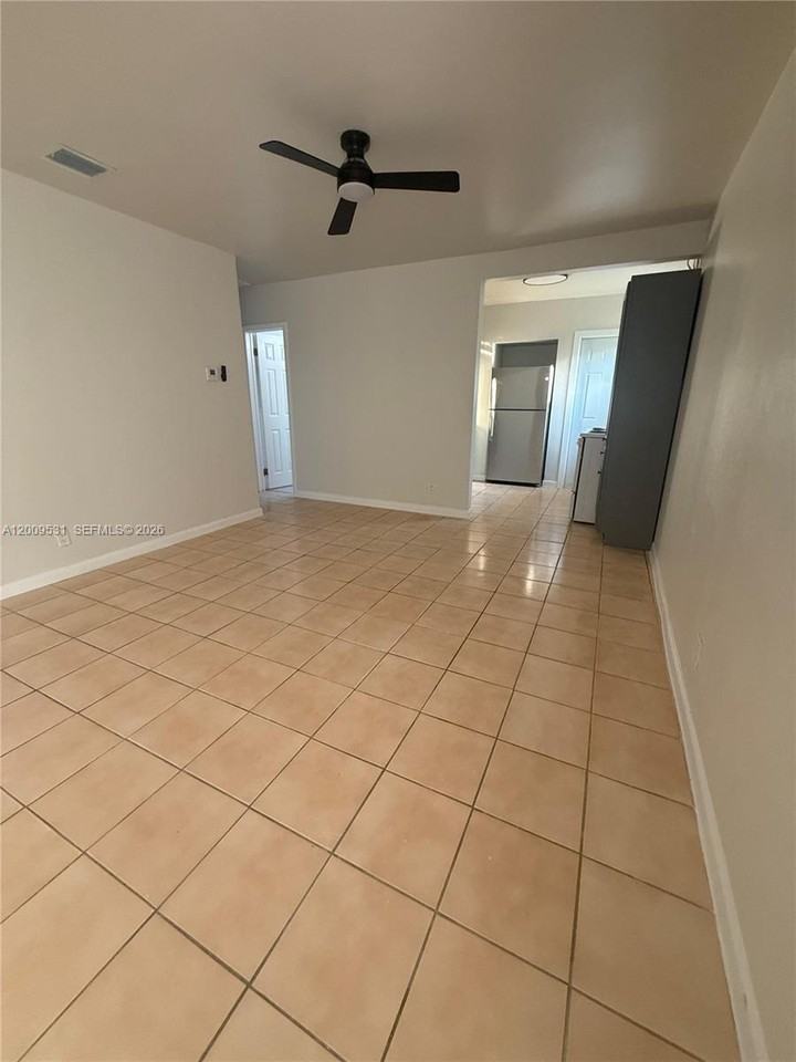 308 Southwest 16th Street - Photo 6 of 17