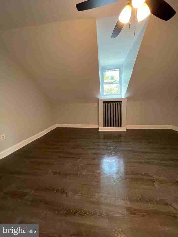 300 Woodbury Ter #5 - Photo 3 of 5