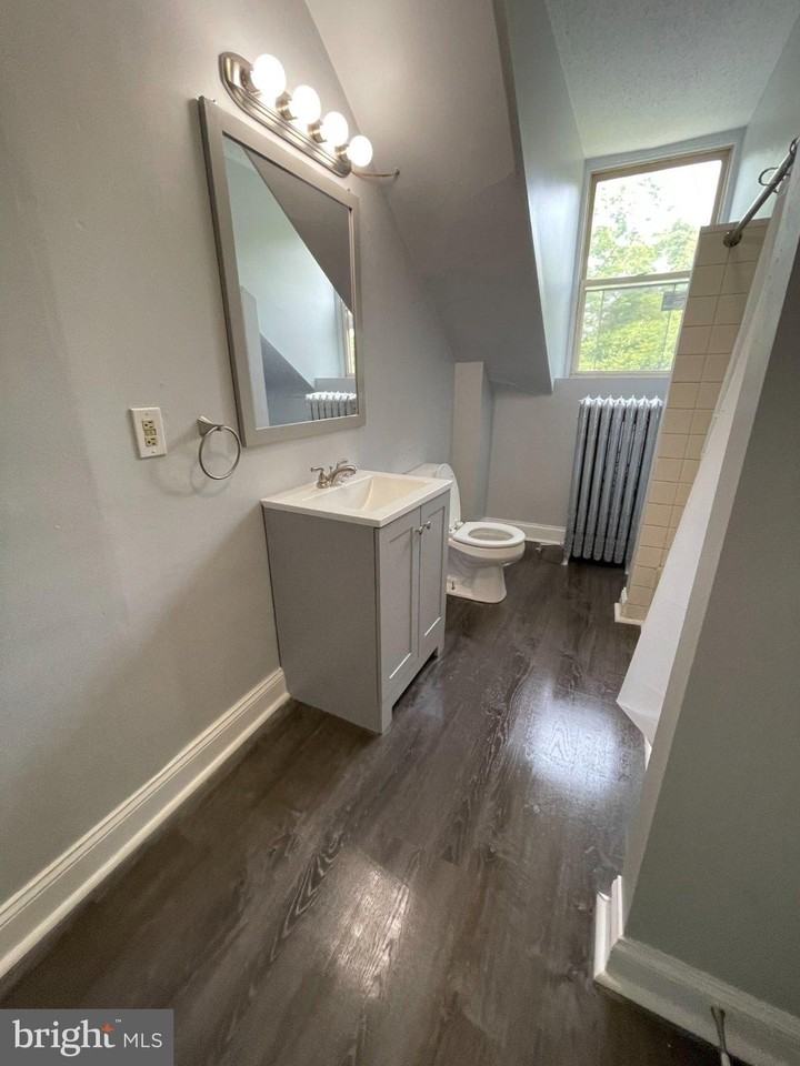 300 Woodbury Ter #5 - Photo 4 of 5