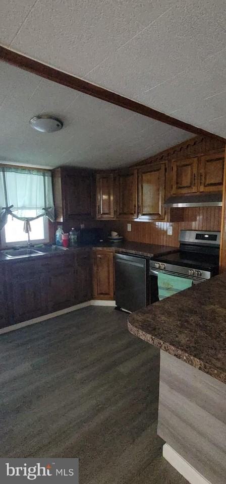 1012 W Willow St - Photo 2 of 12