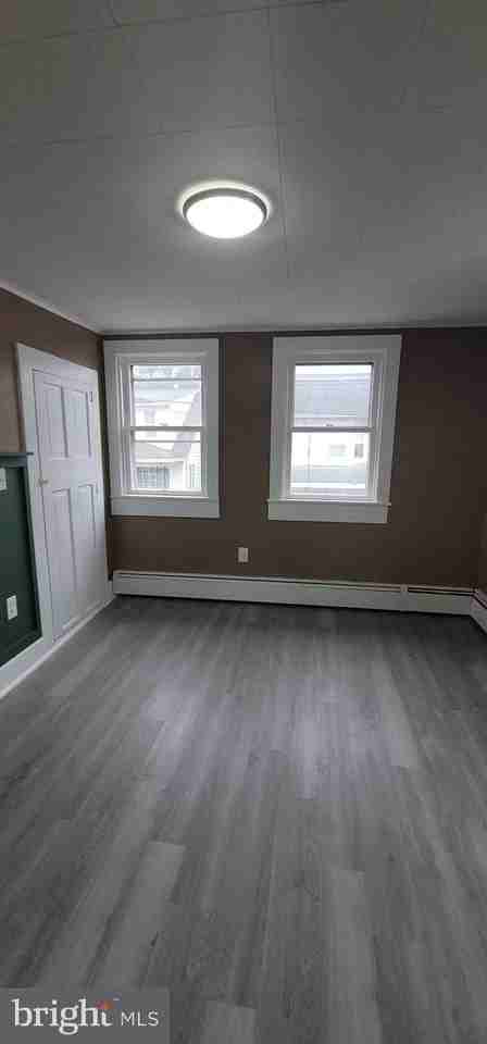 1012 W Willow St - Photo 7 of 12