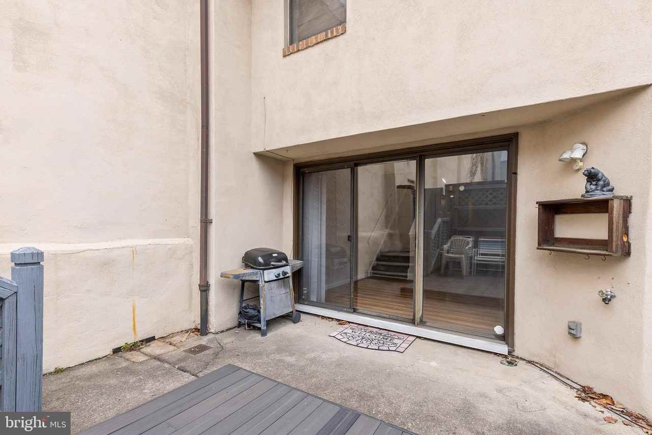 228 N 22nd St #A - Photo 7 of 30