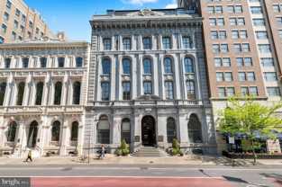 421 Chestnut St #404 - Photo 1 of 1