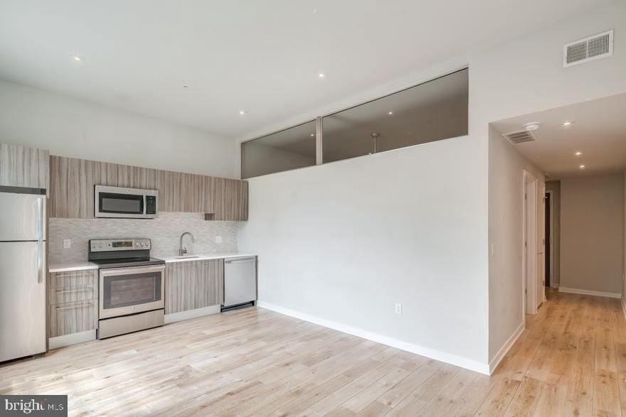 412 S 13th St #209 - Photo 3 of 17