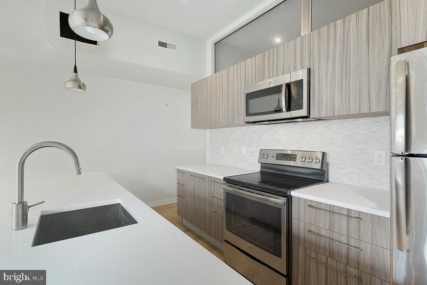 412 S 13th St #210 - Photo 5 of 19