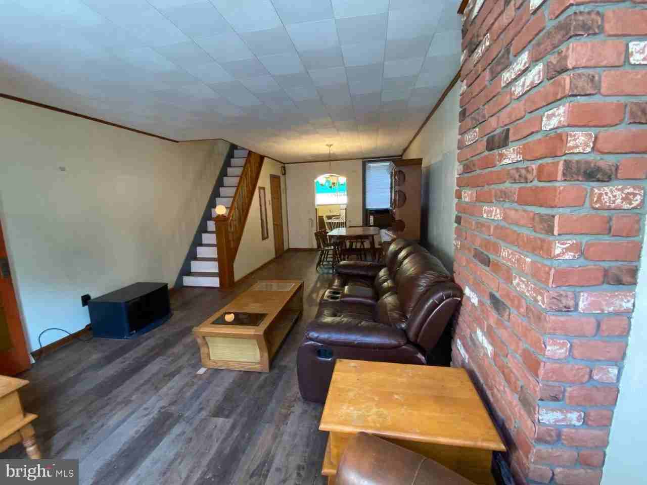 1635 S Rosewood St - Photo 3 of 18