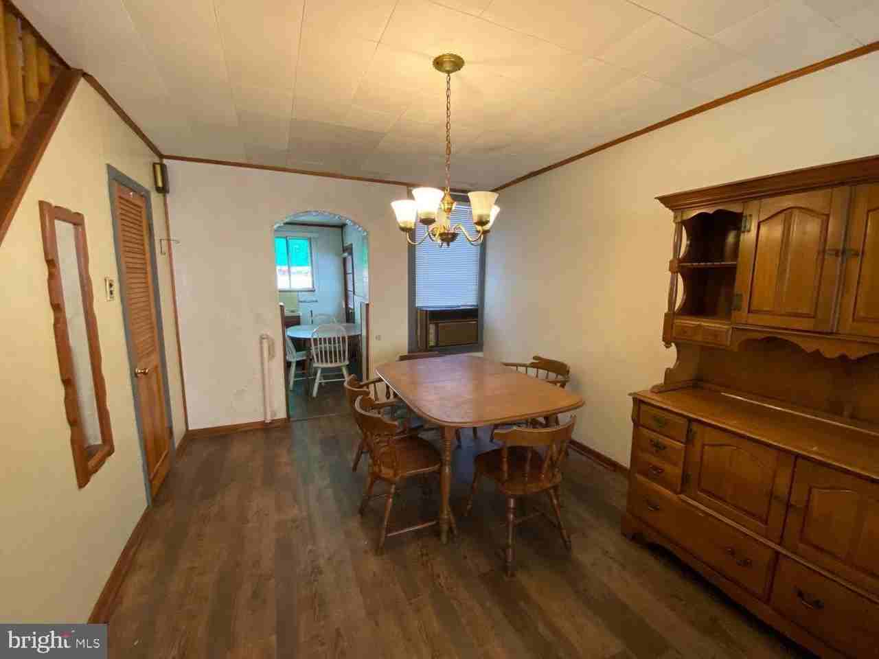 1635 S Rosewood St - Photo 4 of 18