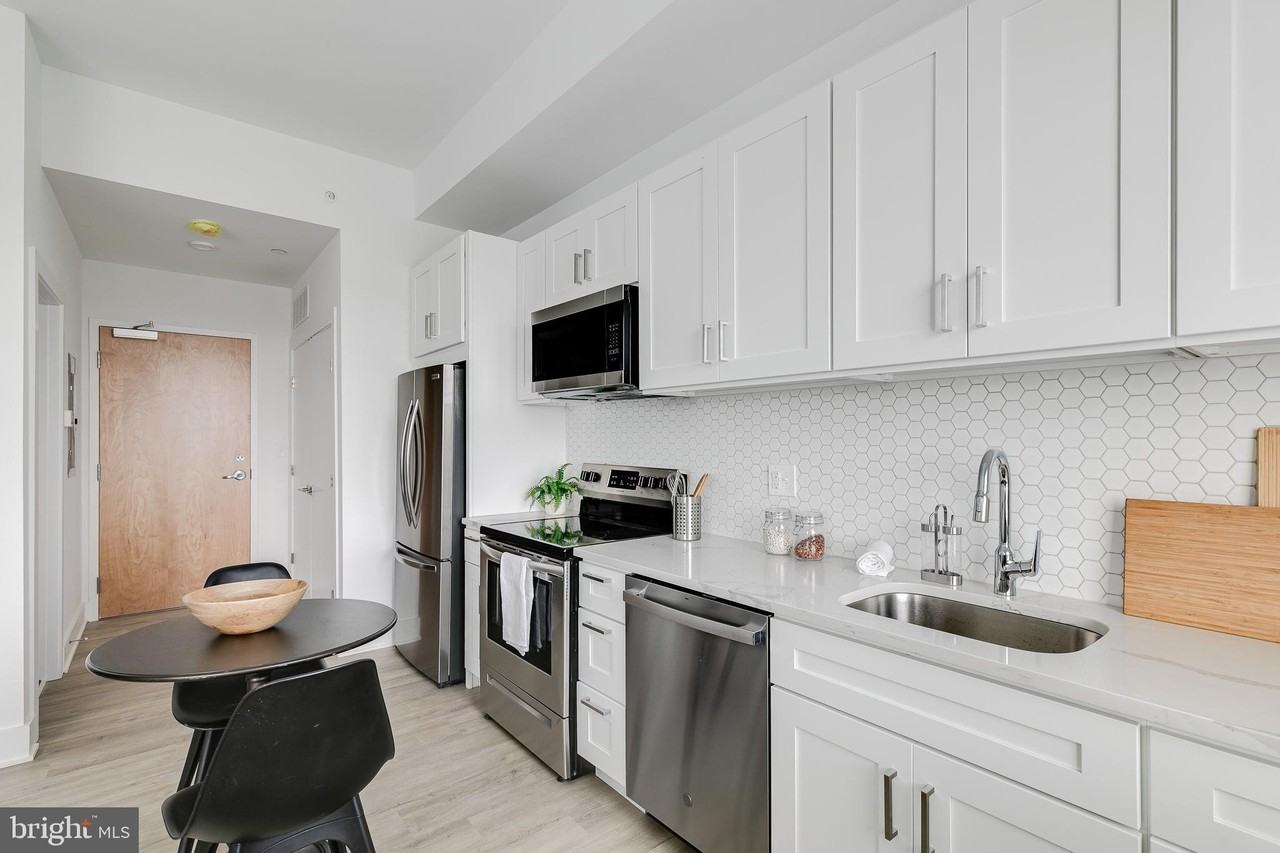 2201 Washington Ave #307 - Photo 2 of 16