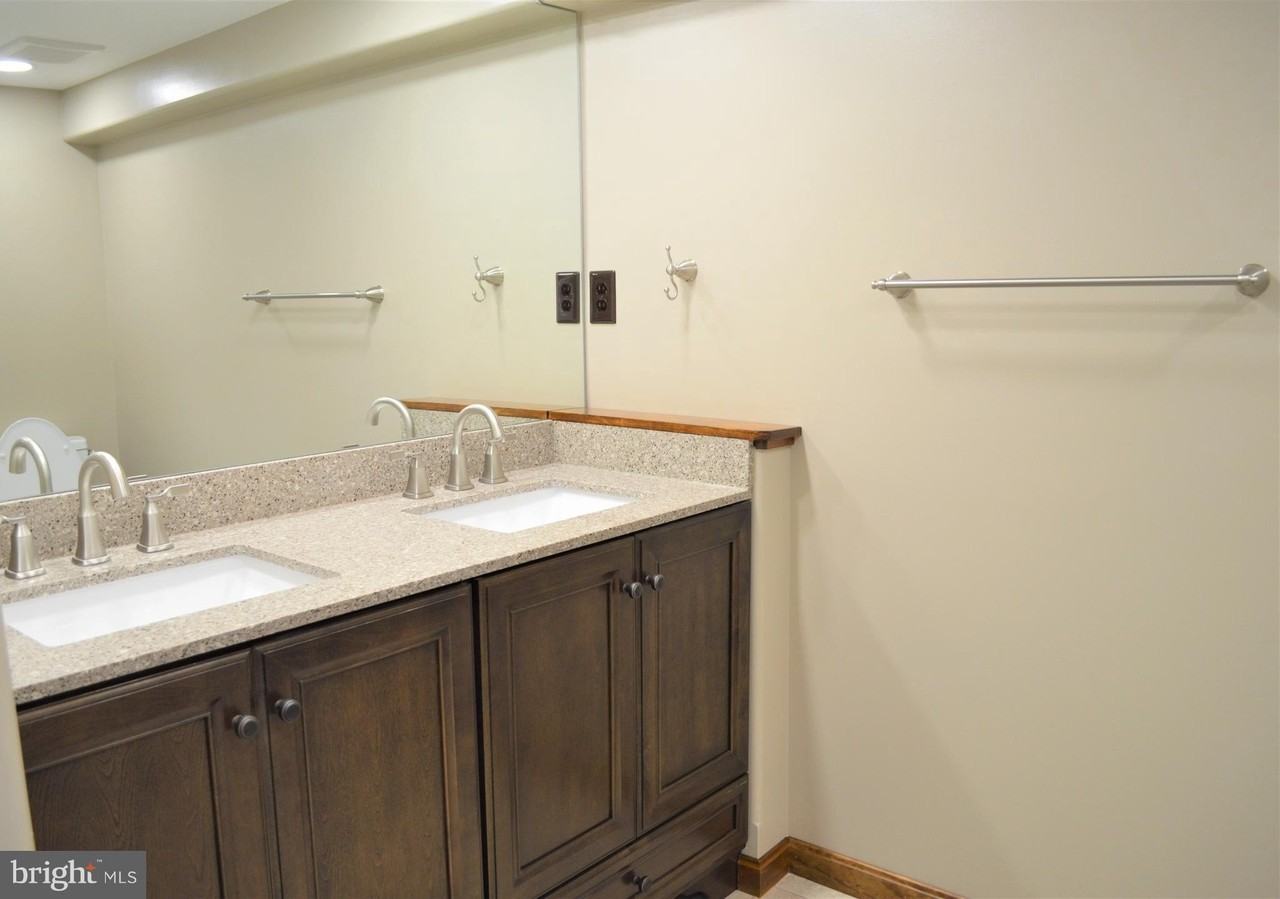 1105 Meander Dr - Photo 4 of 10