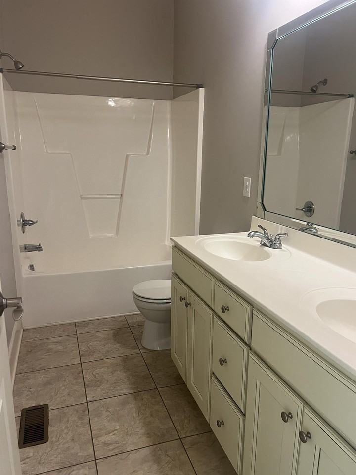 35 Clearwater Hbr #1 - Photo 6 of 28