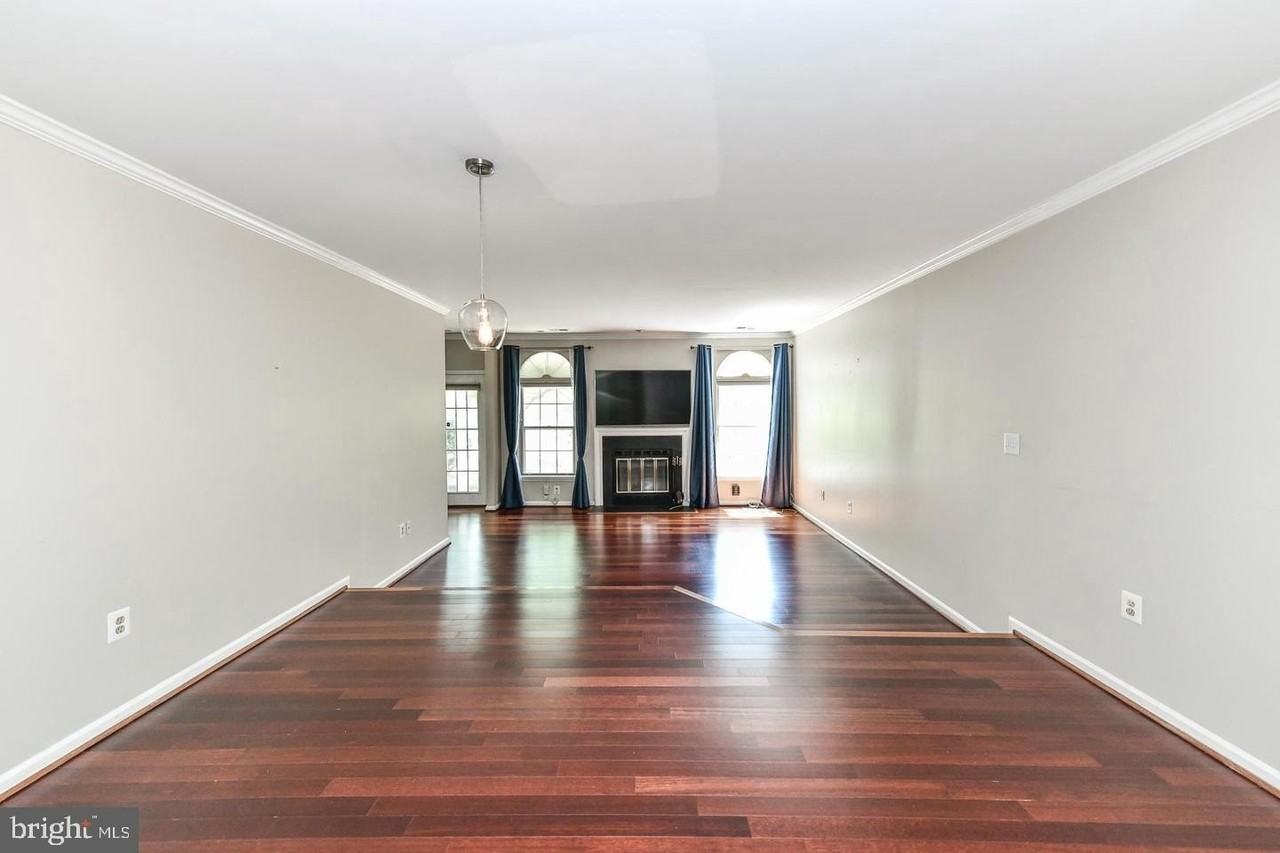 2954 Yarling Ct #2954 - Photo 5 of 23