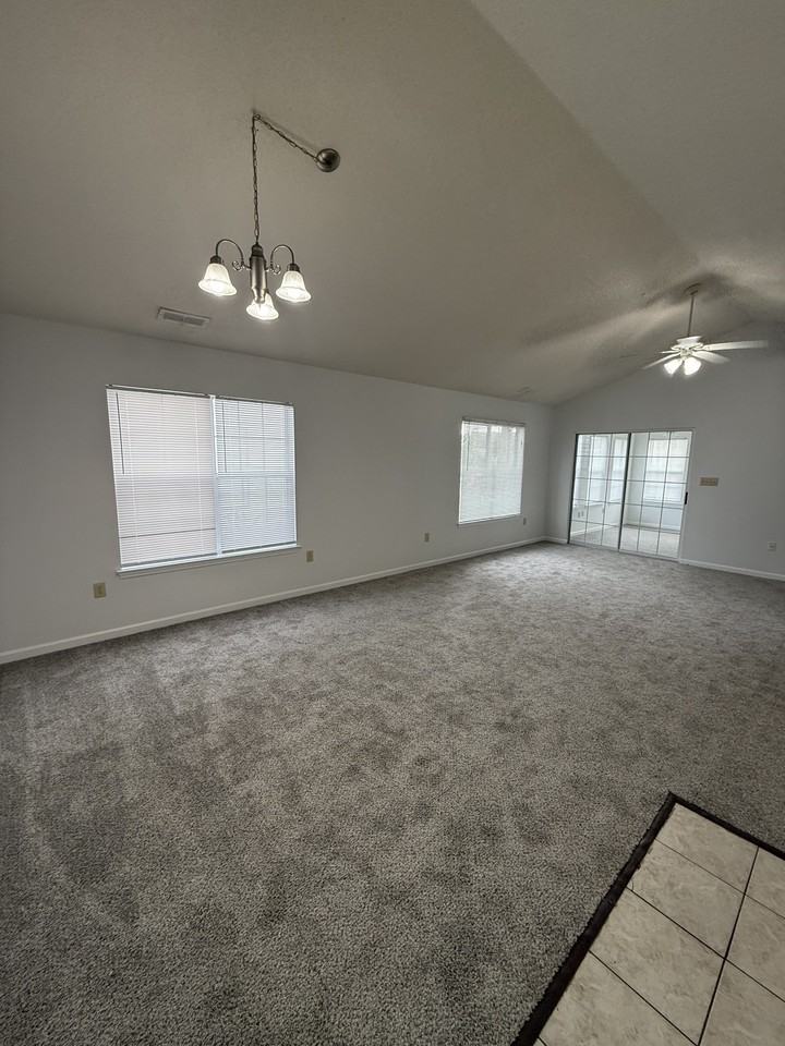 123 Wagon Wheel Ln - Photo 7 of 28