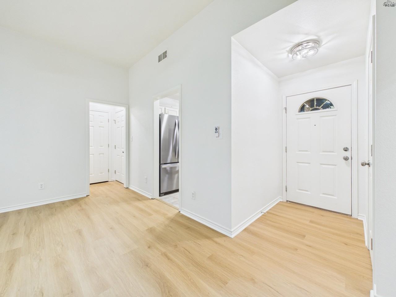 5213 Air Force Dr - Photo 5 of 40