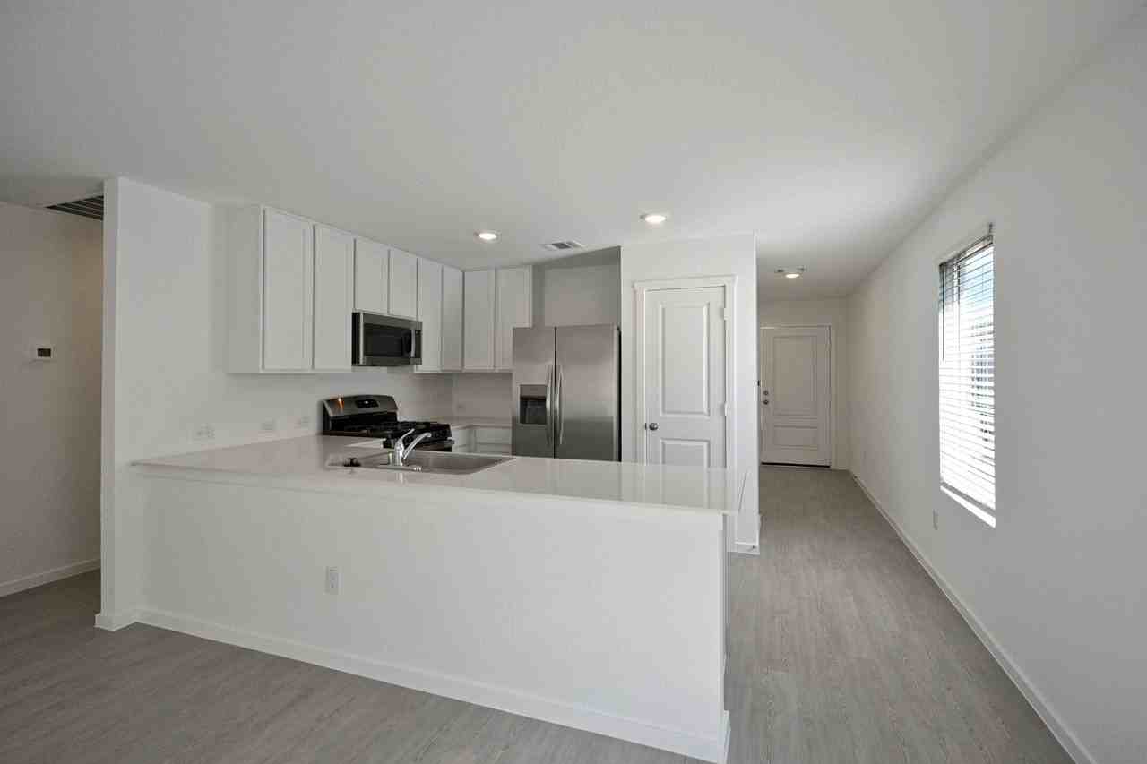 429 Payton Pl #1 - Photo 7 of 46