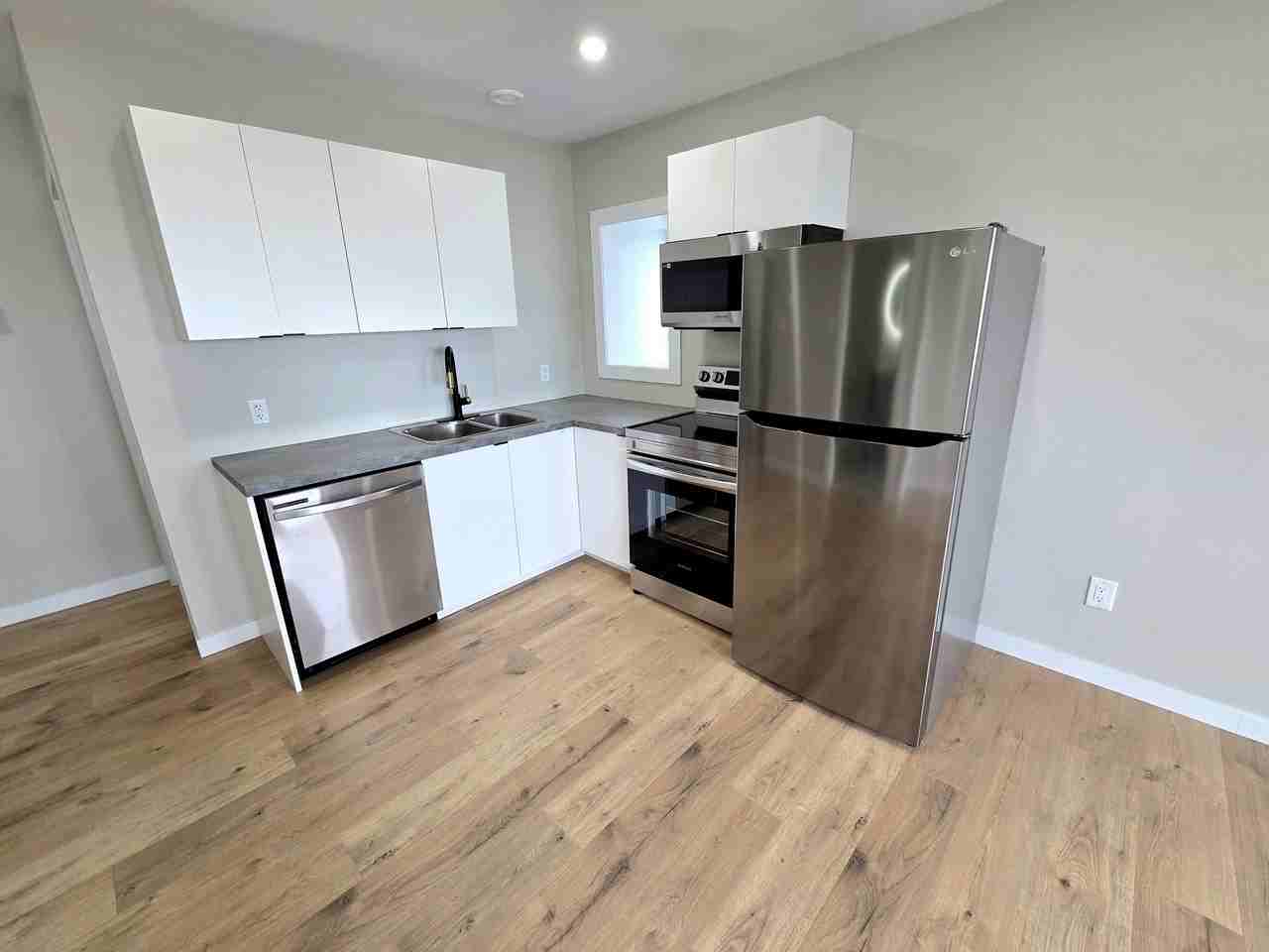 210 Canterbury St #5 - Photo 3 of 14