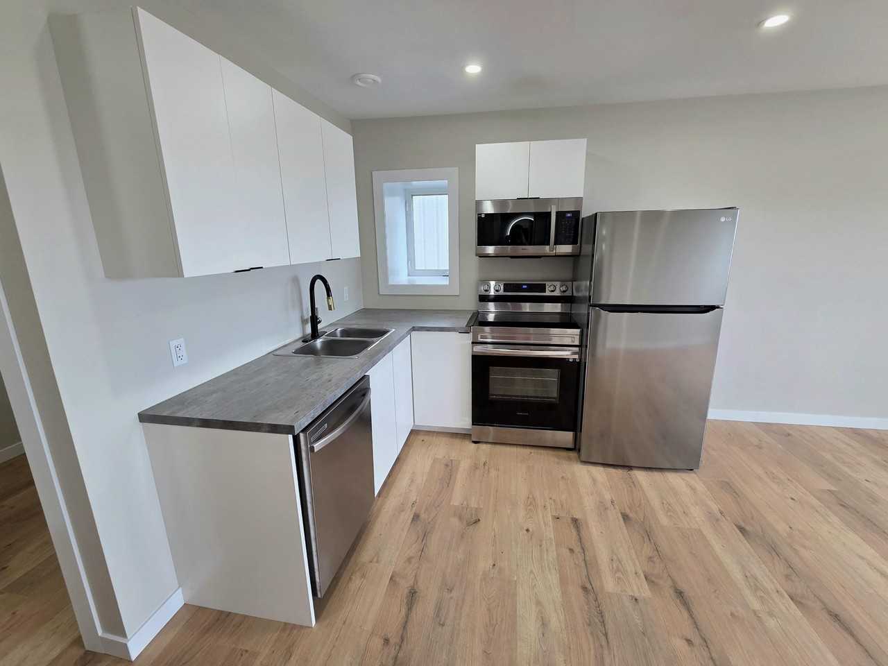 210 Canterbury St #5 - Photo 4 of 14
