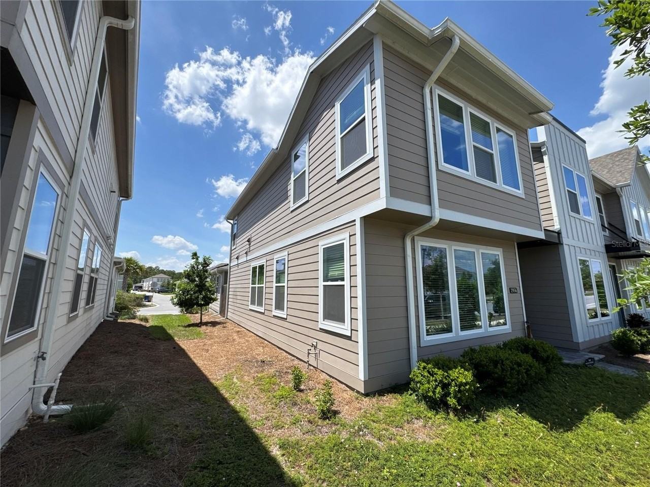 2956 Voyager Ave - Photo 2 of 5