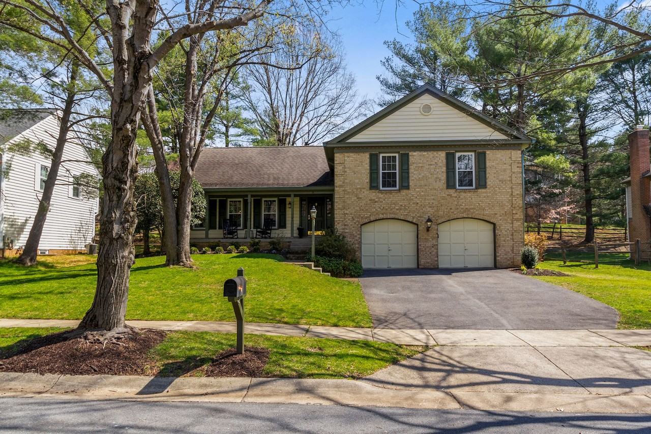 3 Chancelet Ct #1 - Photo 2 of 49
