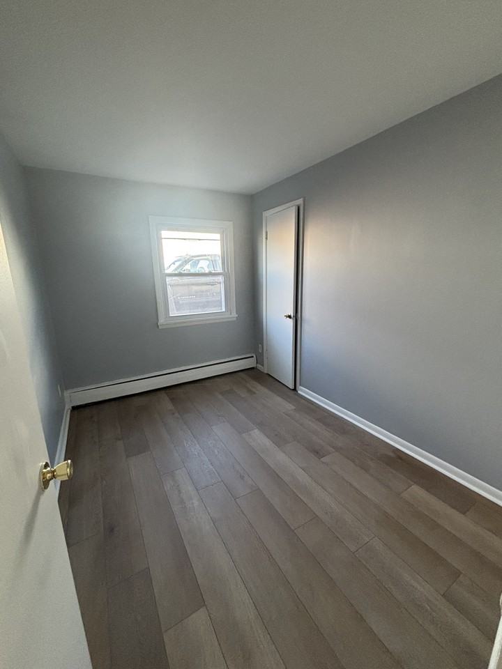 234 W Commercial St #2 - Photo 4 of 13